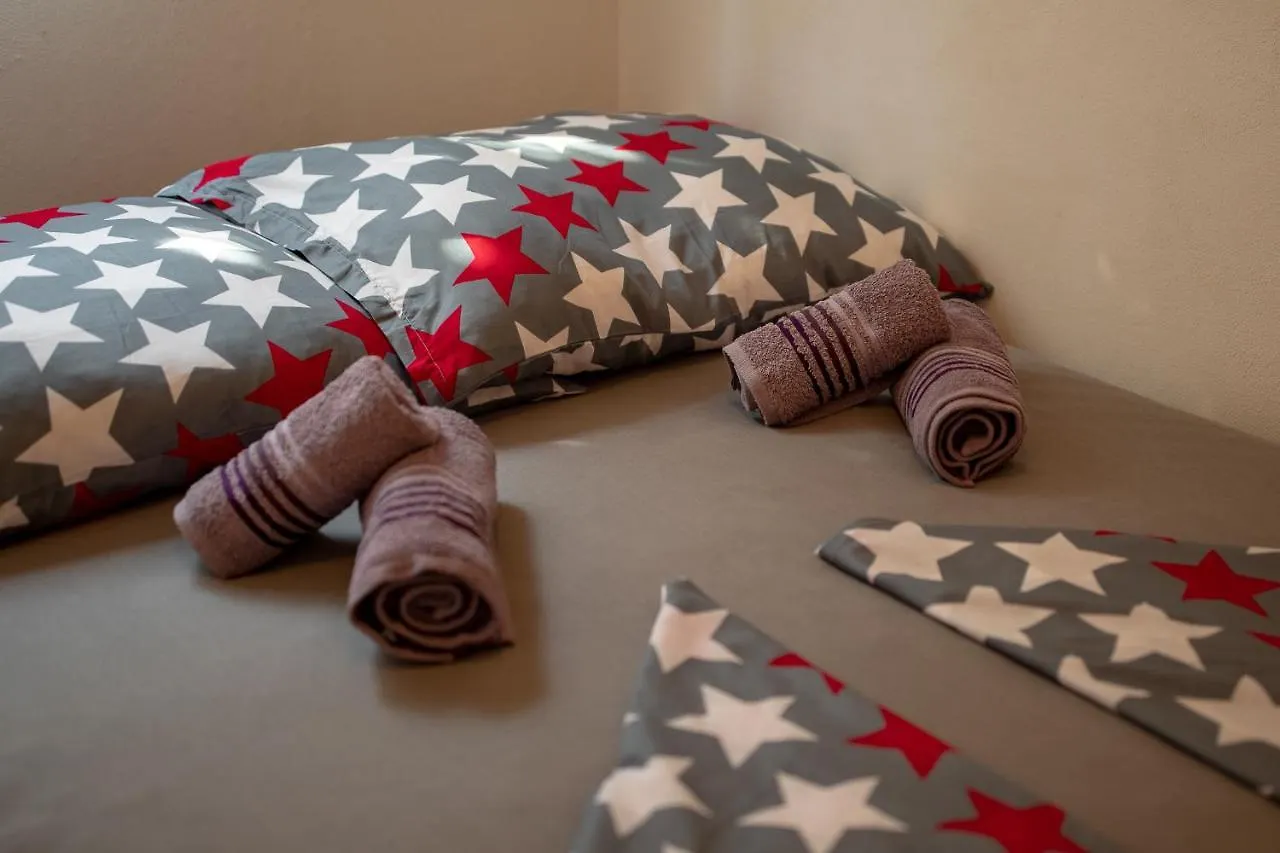Apartman Kristo Vir 0*,  Croatia